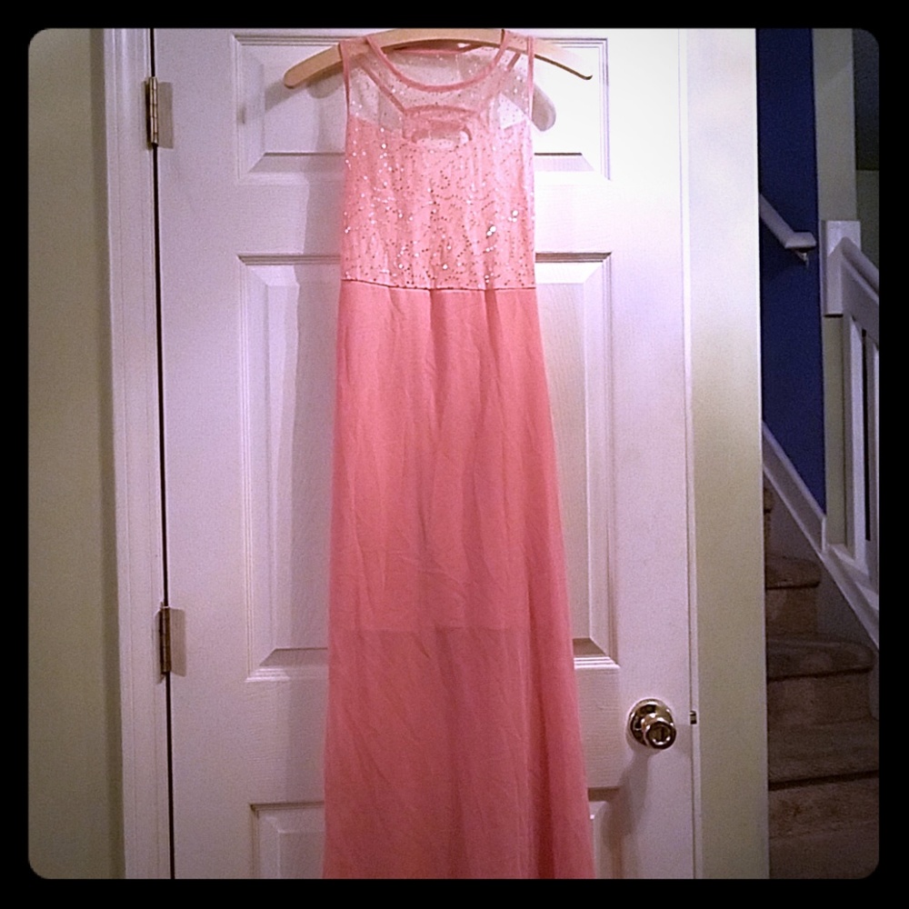 Long Sleeveless Peach Dress